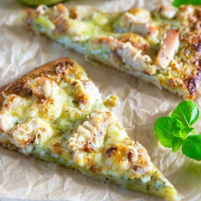 Chicken Pesto Pizza (Medium 12").
